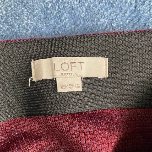 ⚠️LAST CHANCE LOFT Burgundy Heather Stretchy Pencil Skirt - Picture 4 of 4